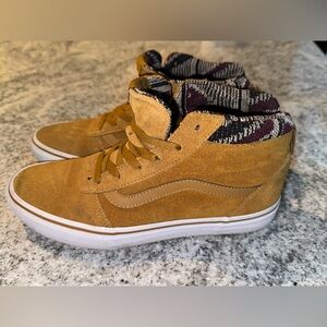 Vans Off The Wall Hi MTE Suede Shoes Tan Sneakers Women's Size 8.5. Gently used